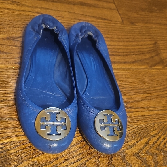 Tory Burch Royal Blue Flats with Gold Logo - Picture 1 of 3